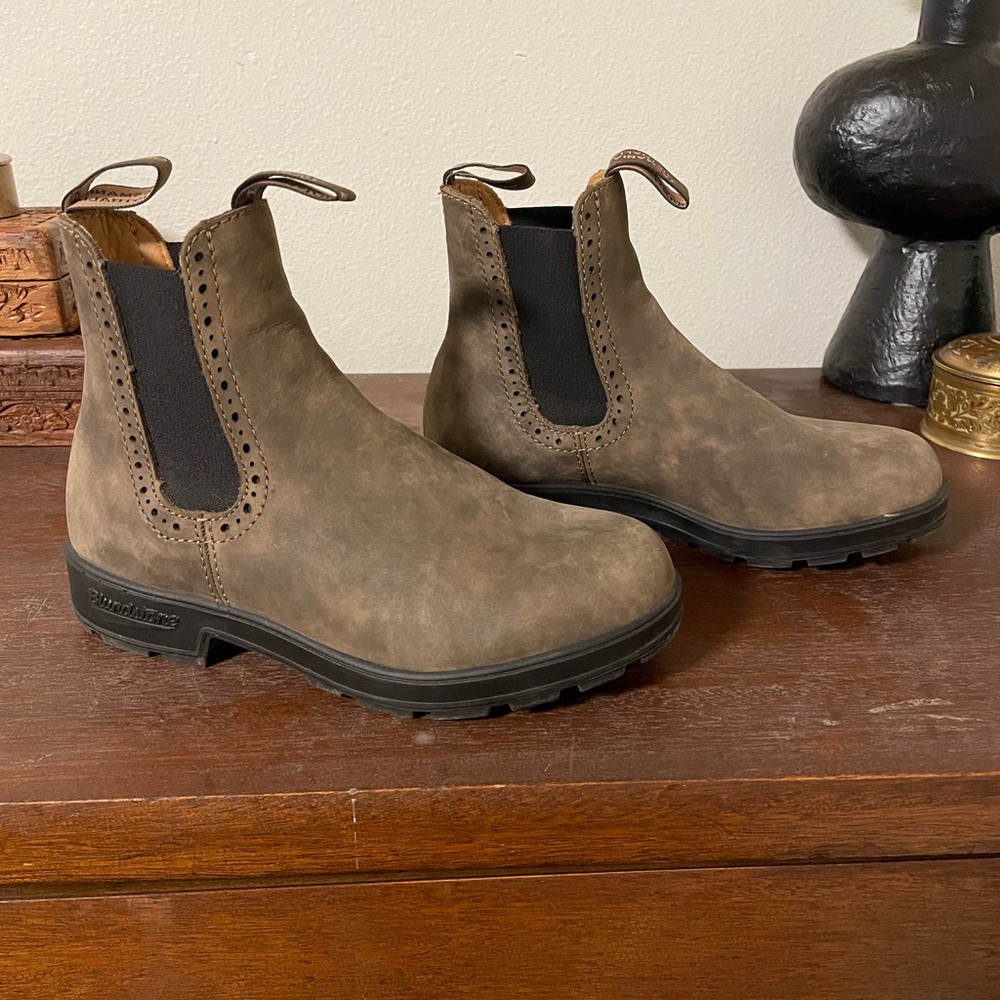 Blundstones Chelsea boot womens size 7 rustic brown